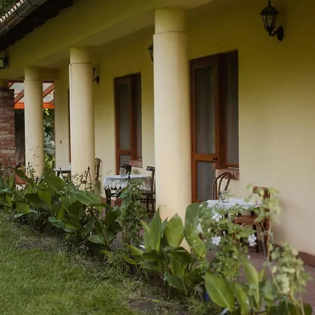 Liget Rezidencia Вилла Zakanyszek