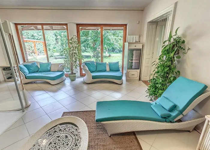 Вилла Liget Rezidencia Zakanyszek